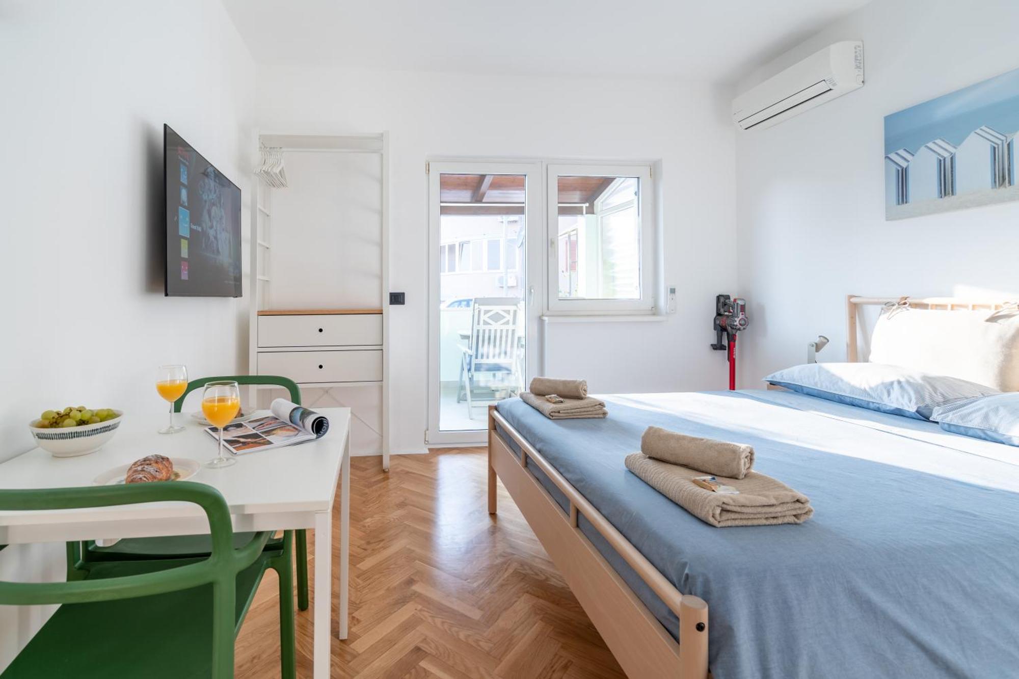 New! D31 Studio W2 Bikes, Sunny Terrace & Parking Rovinj Exterior photo